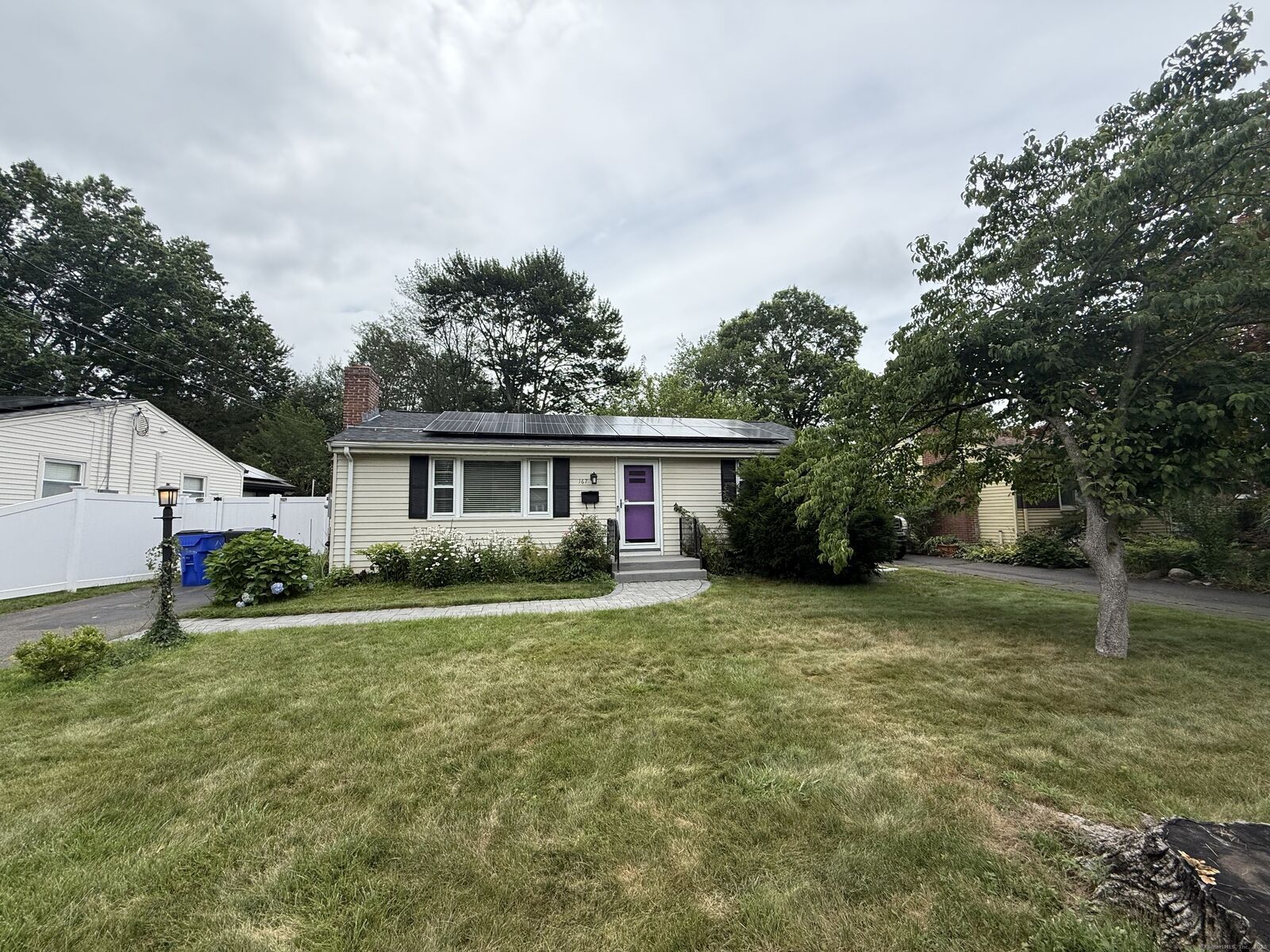 Property Photo:  167 Somerset Street  CT 06110 