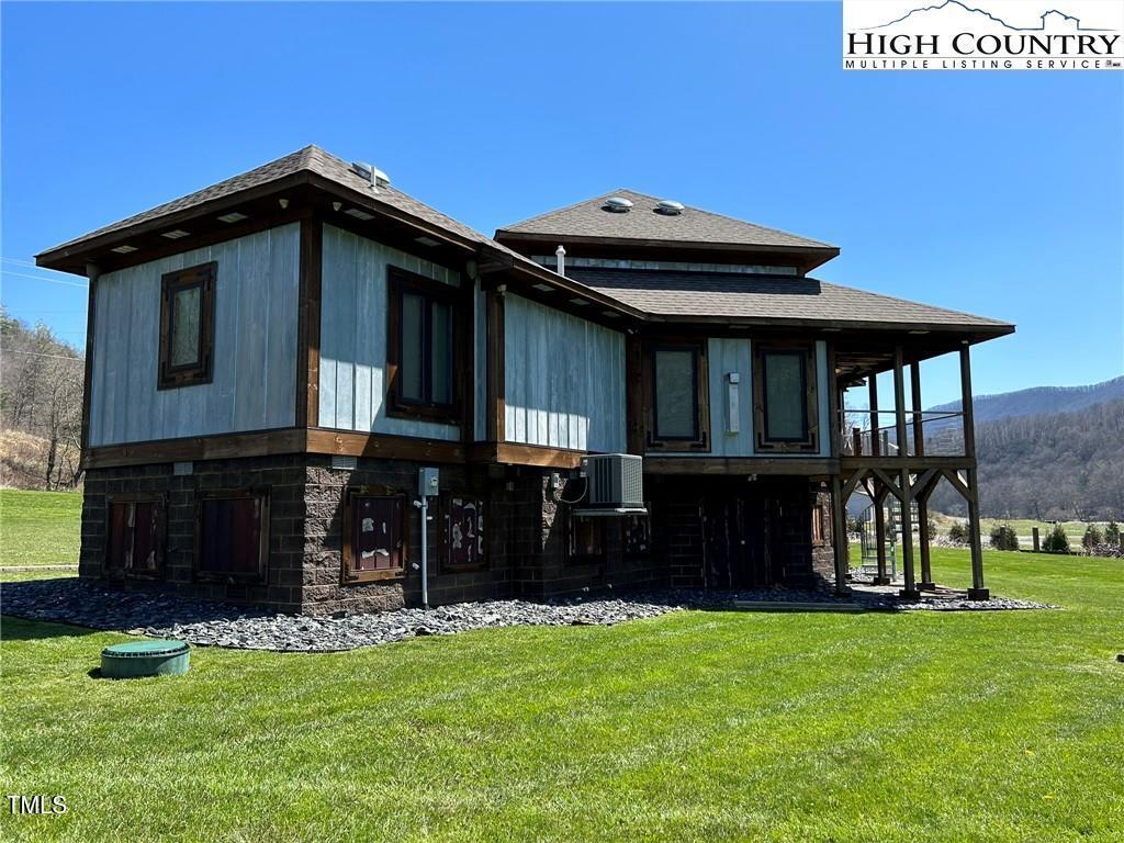 Property Photo: 972 W Deep Ford Road NC 28643