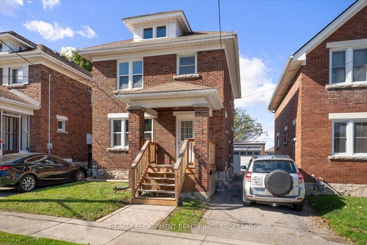 Property Photo:  3 Carleton Street S Main  ON L2V 1Z5 