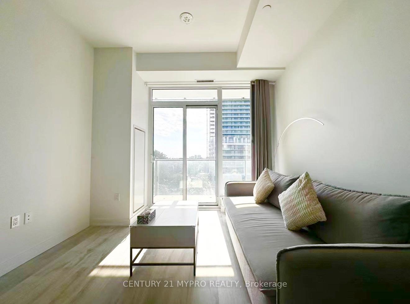 Photo de la propriété:  7 Golden Lion Heights 648  ON M2M 0C1 