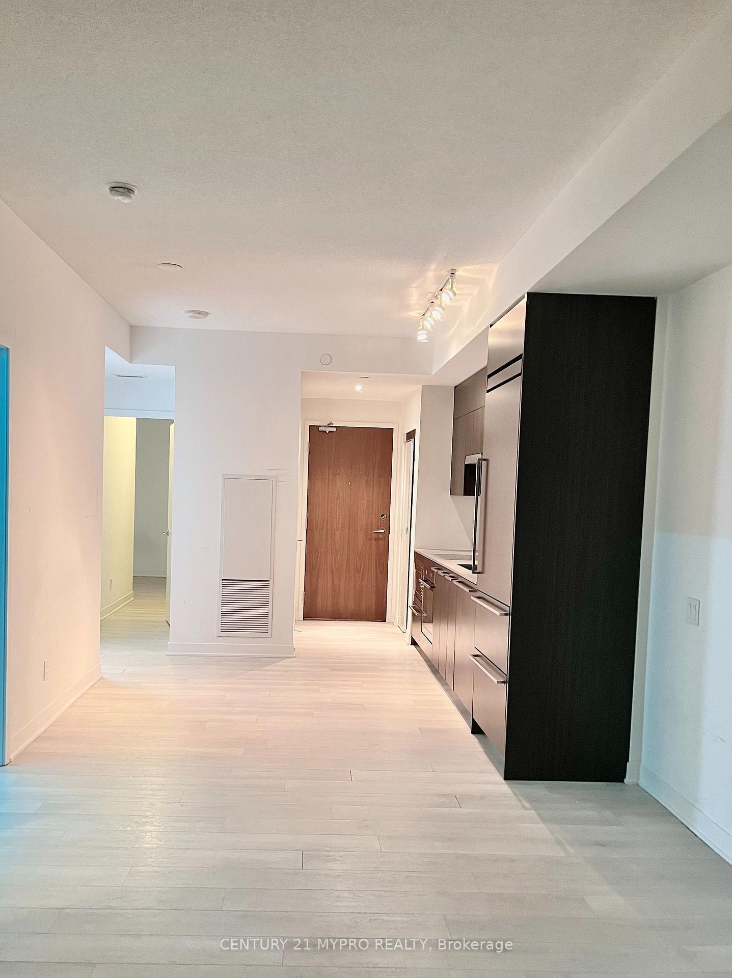 Photo de la propriété: 90 Queens Wharf Road 210 ON M5V 0J4
