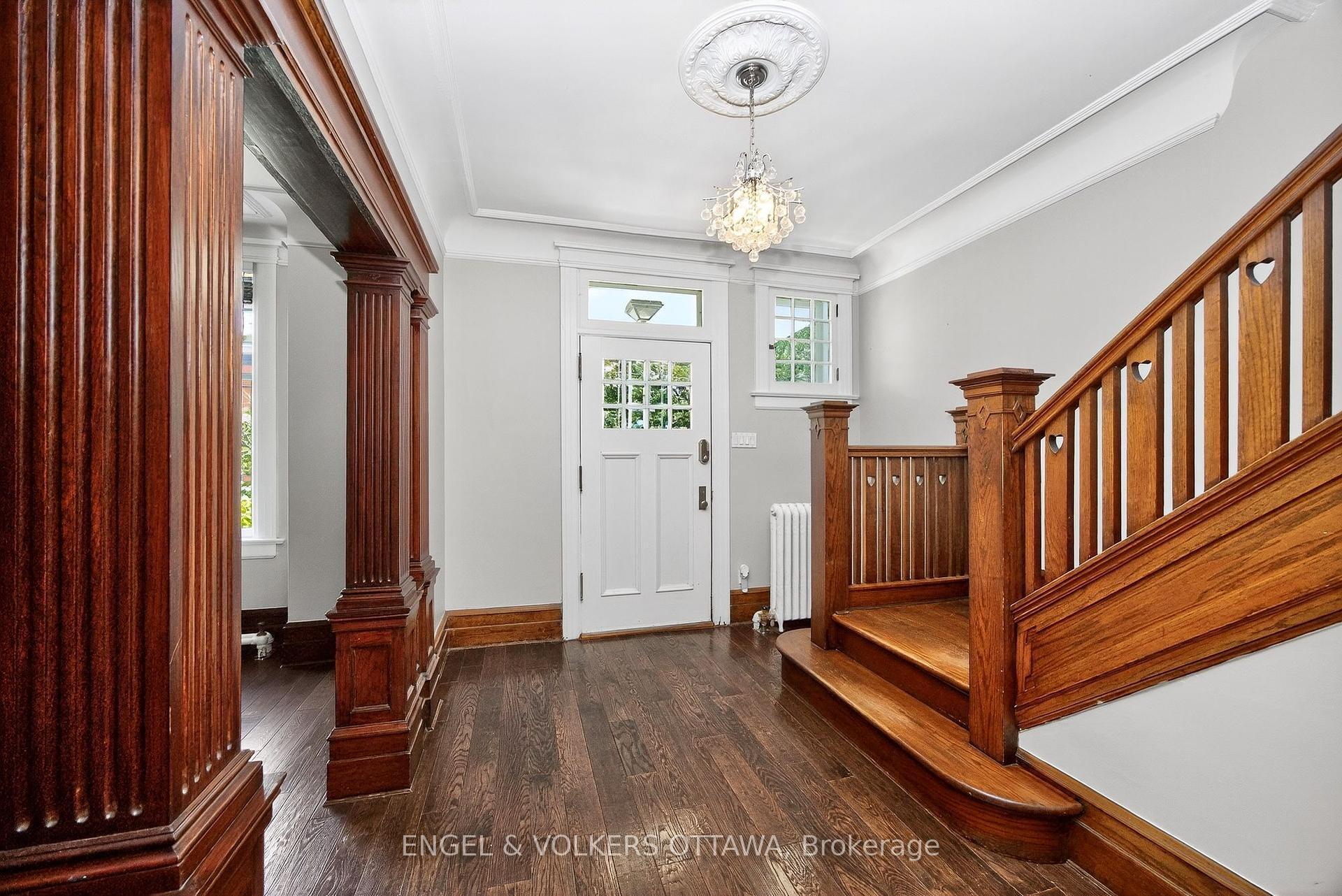 Photo de la propriété: 172 Cartier Street N ON K2P 1K9