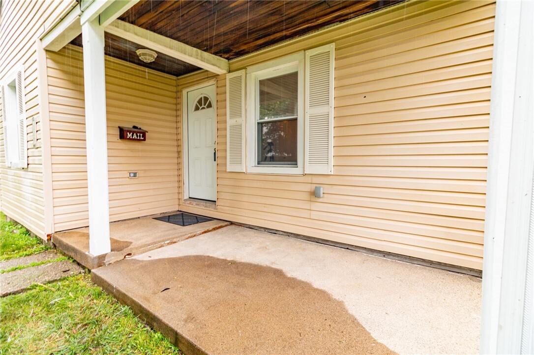 Property Photo: 314 Fort Couch Rd PA 15241