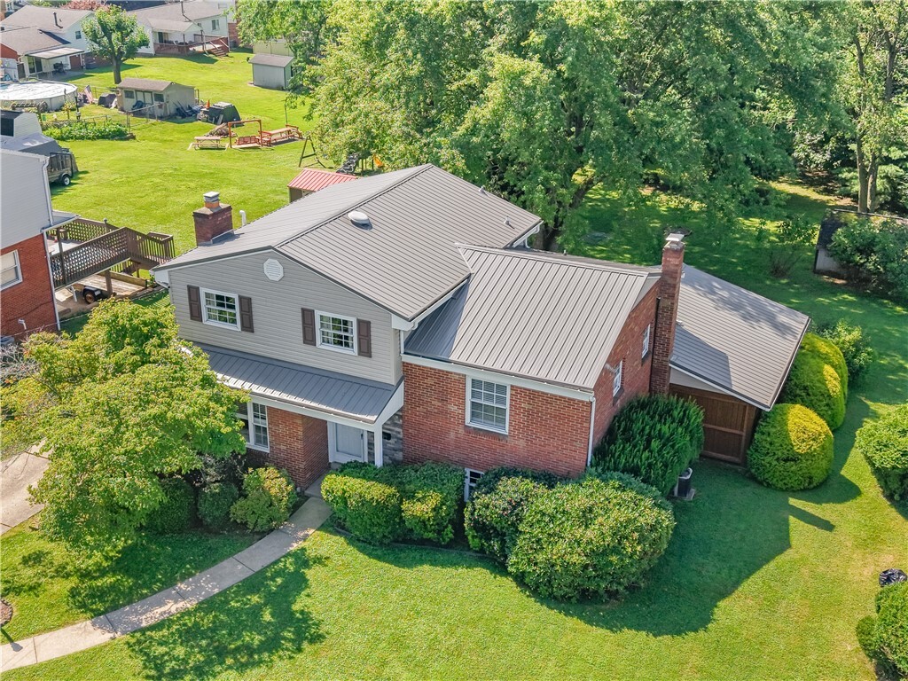 Property Photo: 307 McWilliams Dr PA 15065
