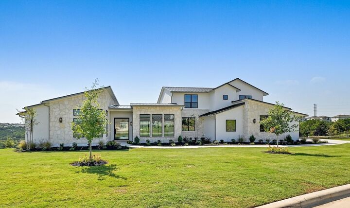 944 Bristol Creek Bend  Lakeway TX 78738 photo