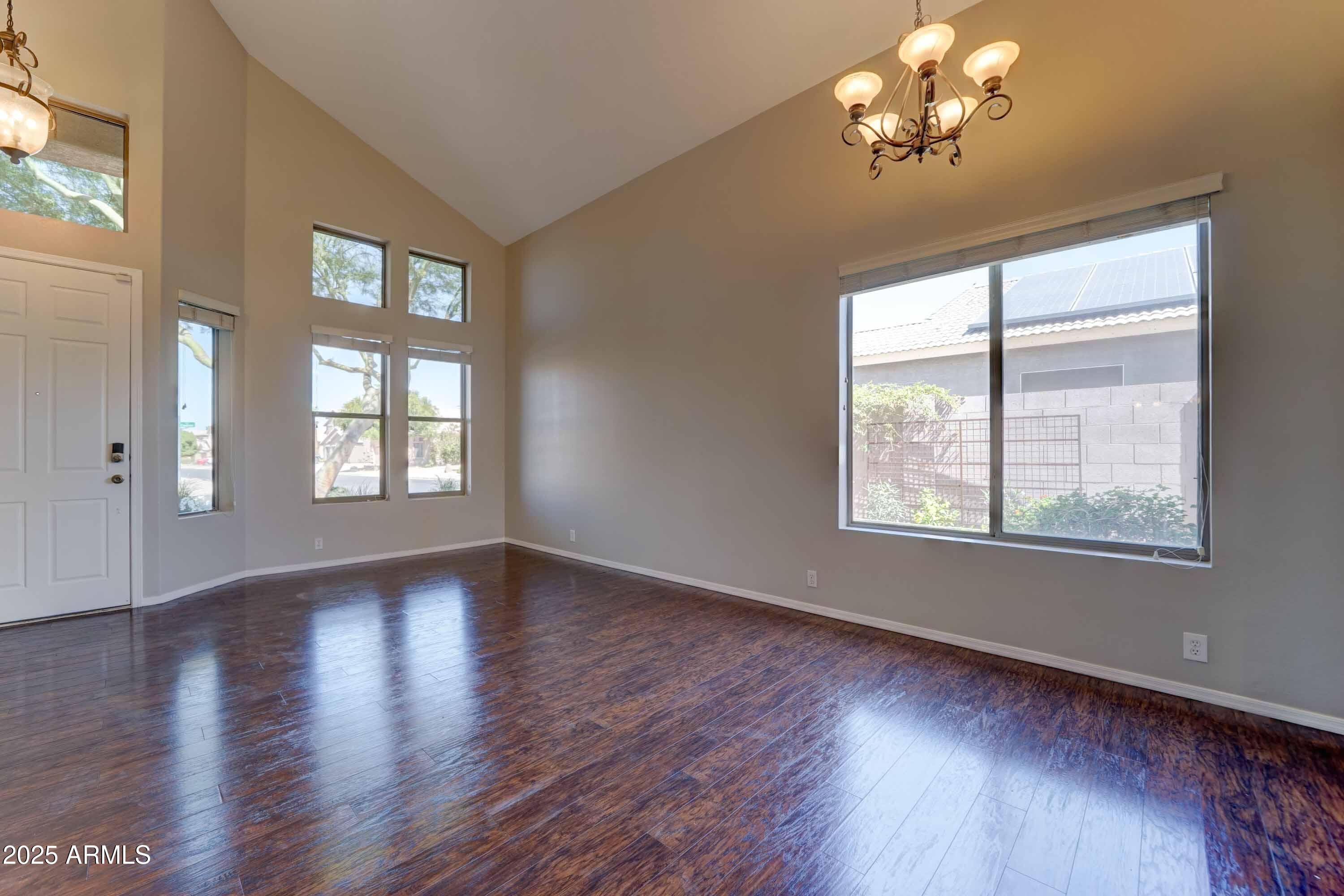 Property Photo: 1043 S Canfield Street AZ 85208