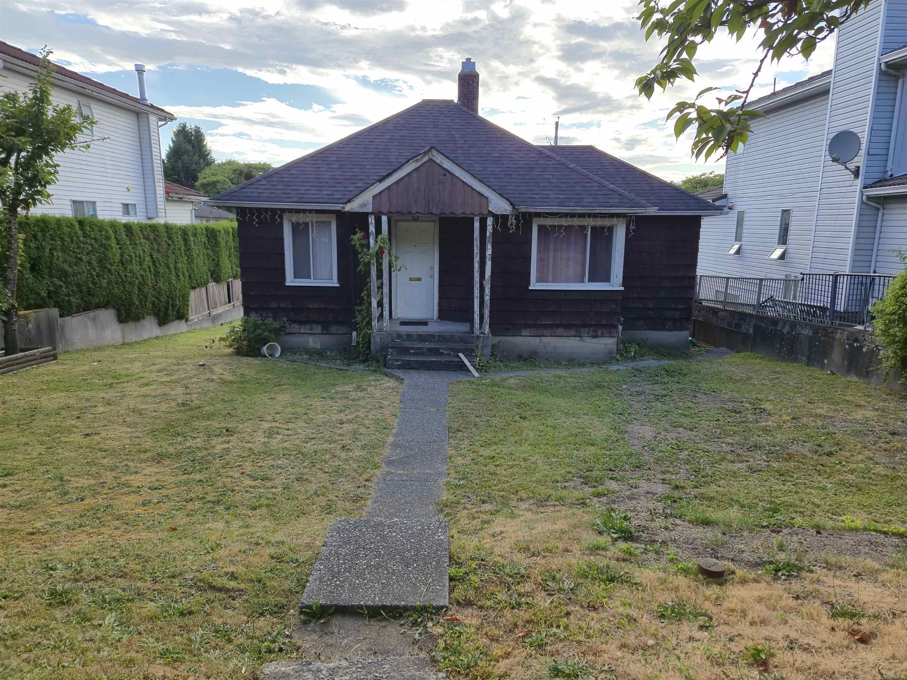 Property Photo: 6029 Dumfries Street BC V5P 3B1