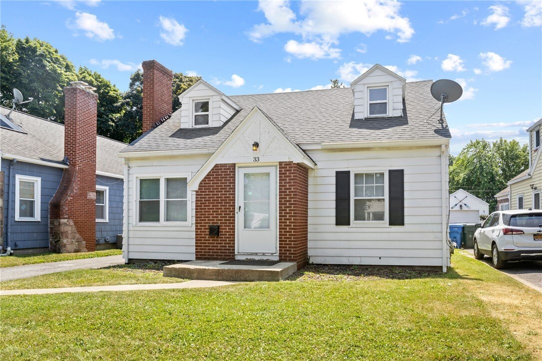 Property Photo: 33 Glenthorne Road NY 14615