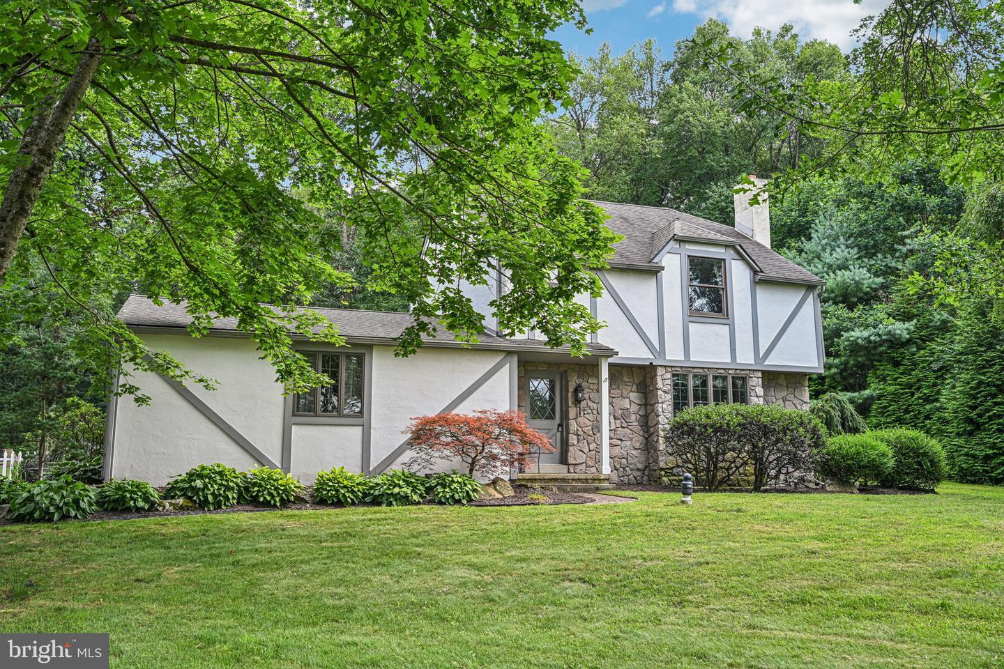 Property Photo:  902 Mount Pleasant Road  PA 19465 