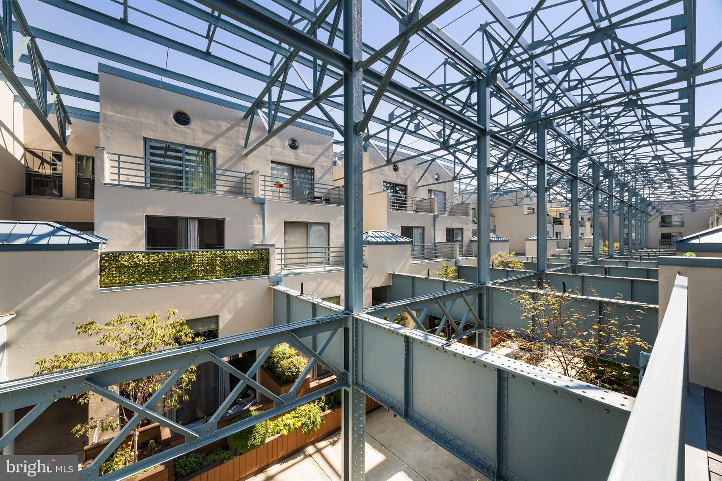 Property Photo:  3 N Chris Columbus Boulevard Pl236  PA 19106 