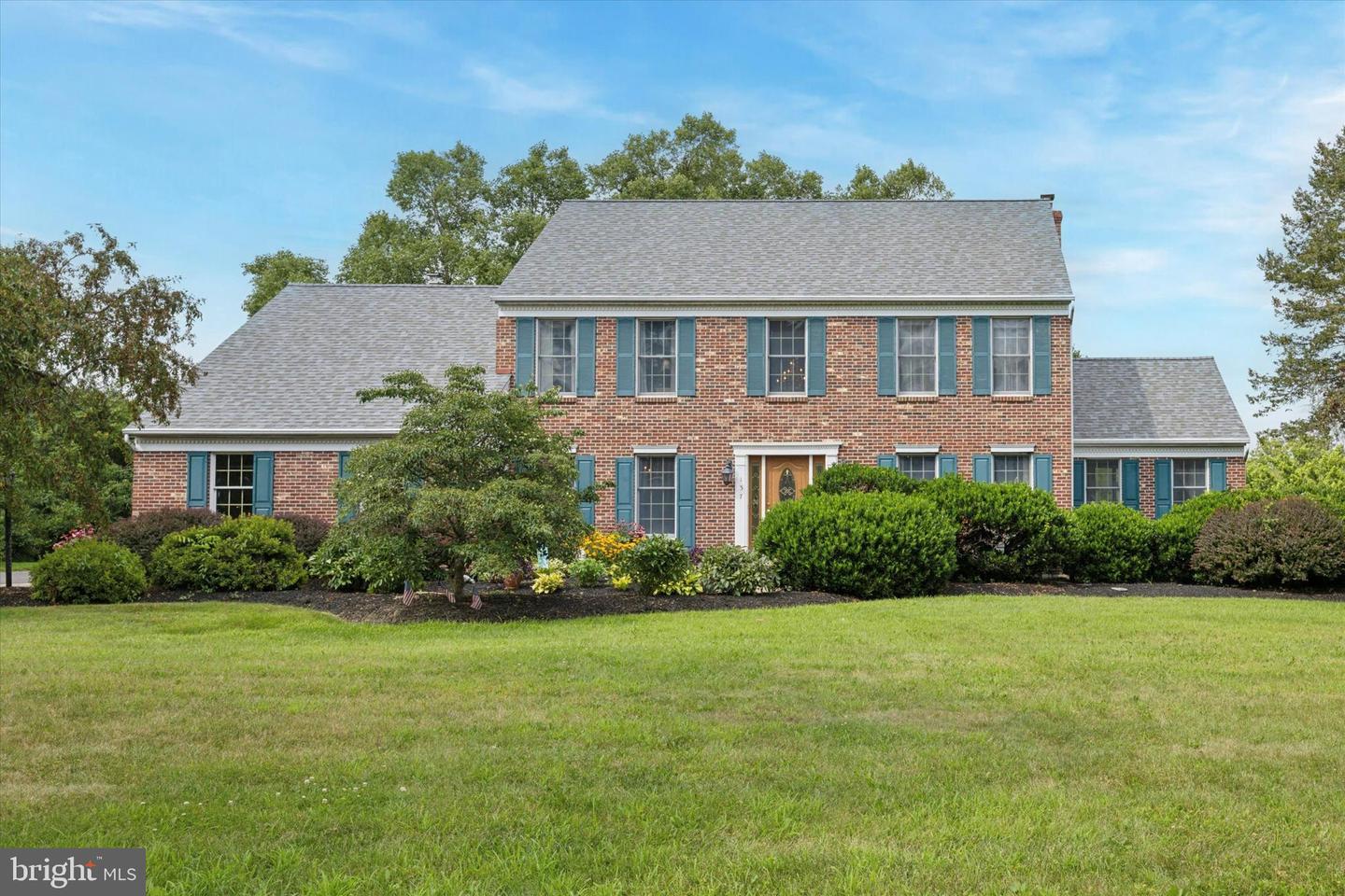 Property Photo:  137 Bridle View Way  PA 18964 