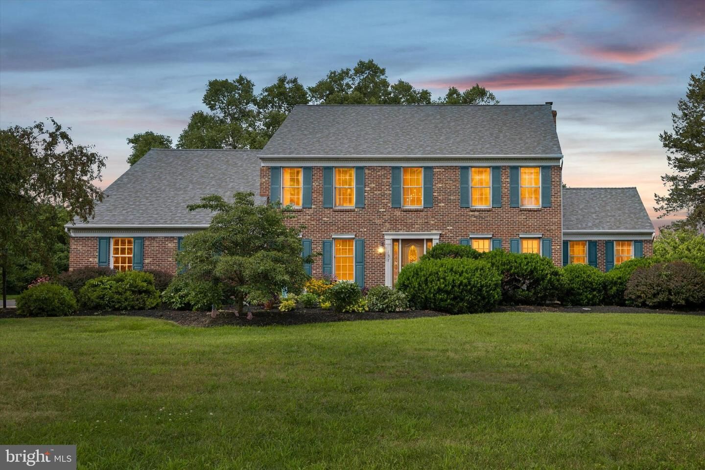 Property Photo: 137 Bridle View Way PA 18964