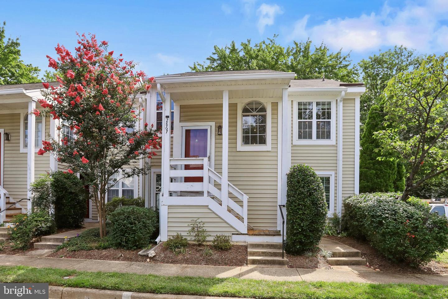 Property Photo: 2867 Yarling Court 2867 VA 22042