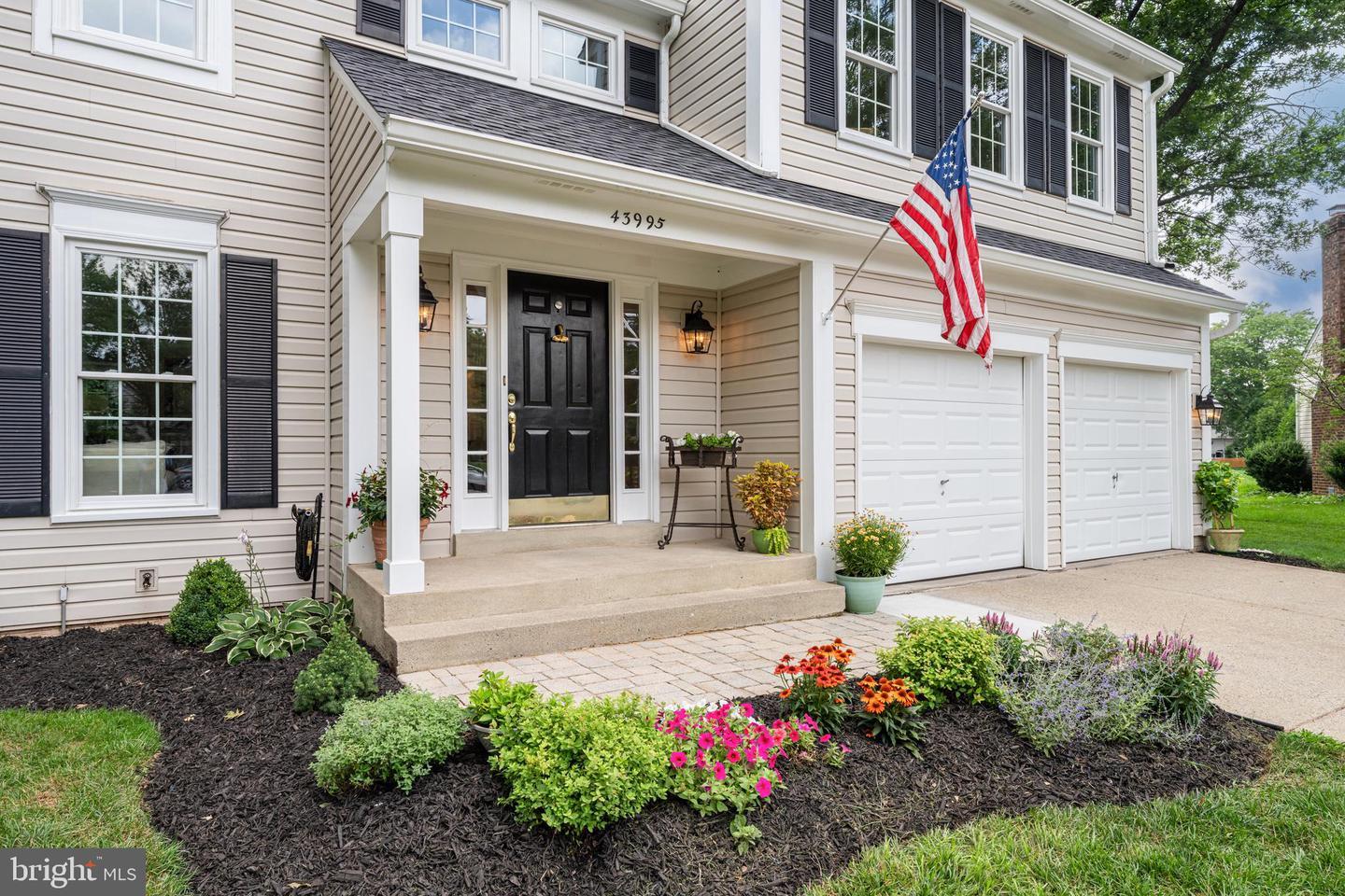 Property Photo:  43995 Urbancrest Court  VA 20147 