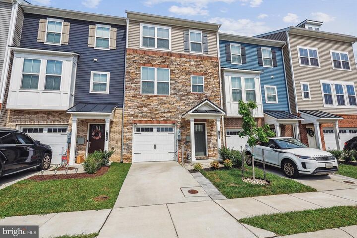 Property Photo: 7047 Fox Glove Lane MD 21076