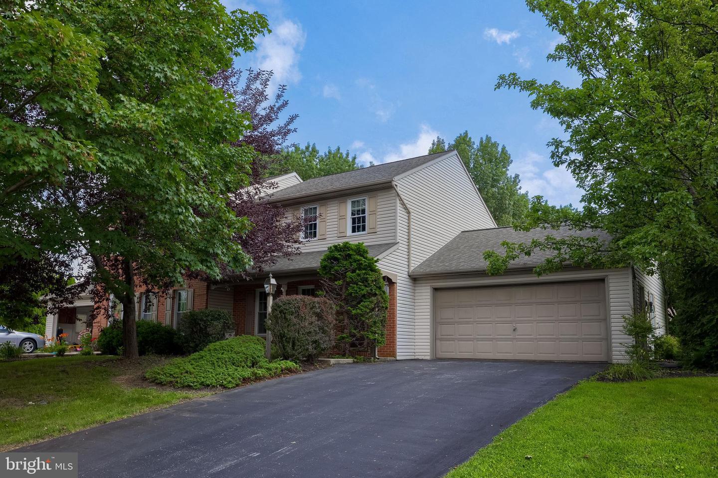 Property Photo:  15 Sunrise Drive  PA 17543 