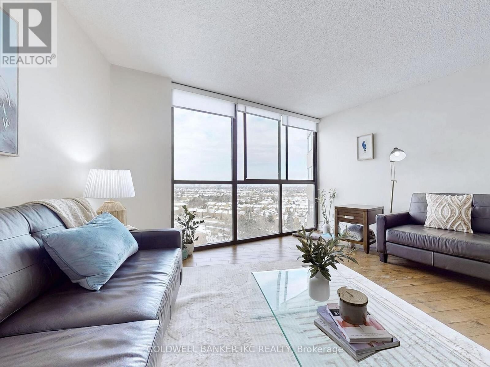 Property Photo:  4235 Sherwood Towne Boulevard 1001  ON L4Z 1W3 