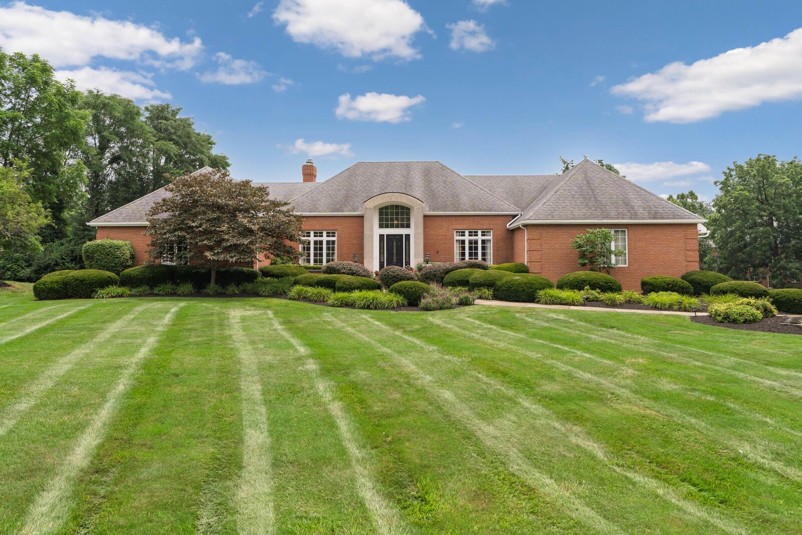 Property Photo:  1935 Abbotsford Green Drive  OH 43065 