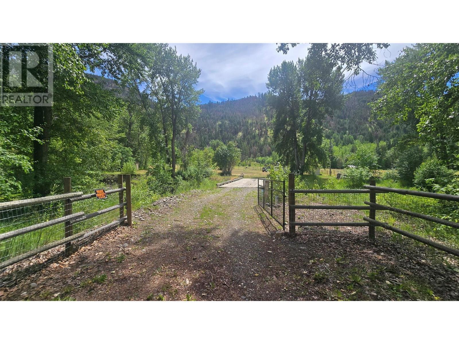 Photo de la propriété:  81 Acres Douglas Lake Road  BC V0E 3B1 