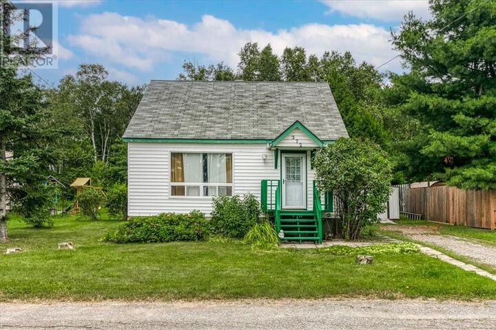 272 Eleventh Avenue  Lively ON P3Y 1N2 photo