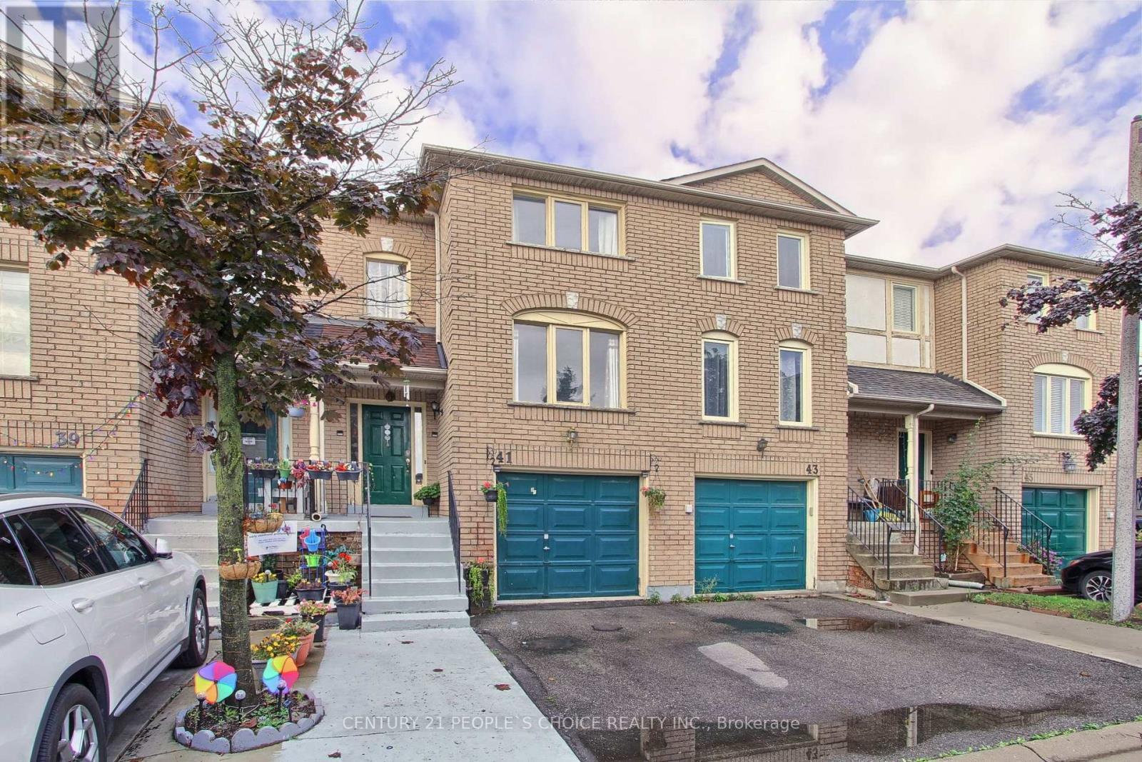 Property Photo: 2 Sir Lou Drive 41 ON L6Y 5A8