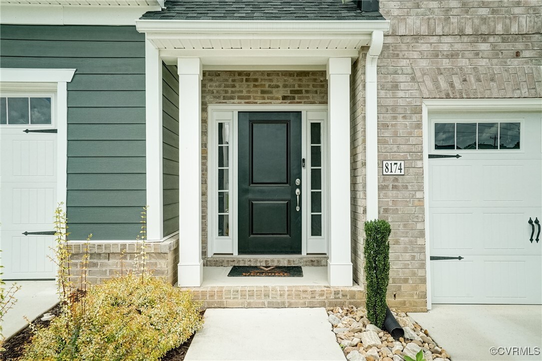 Property Photo: 8174 Carriage Homes Drive VA 23294