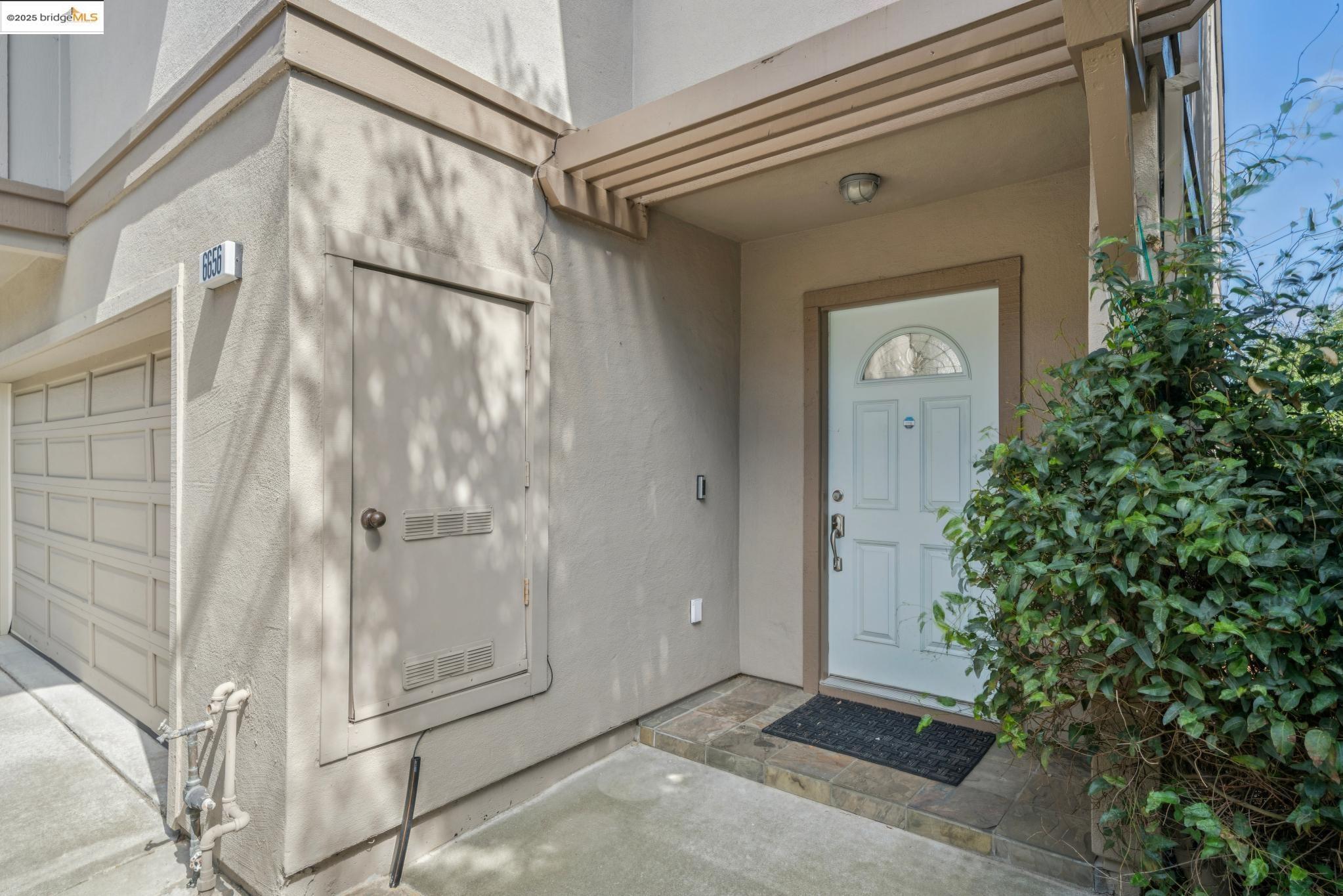 Property Photo:  6656 Charing Cross Rd  CA 94618 