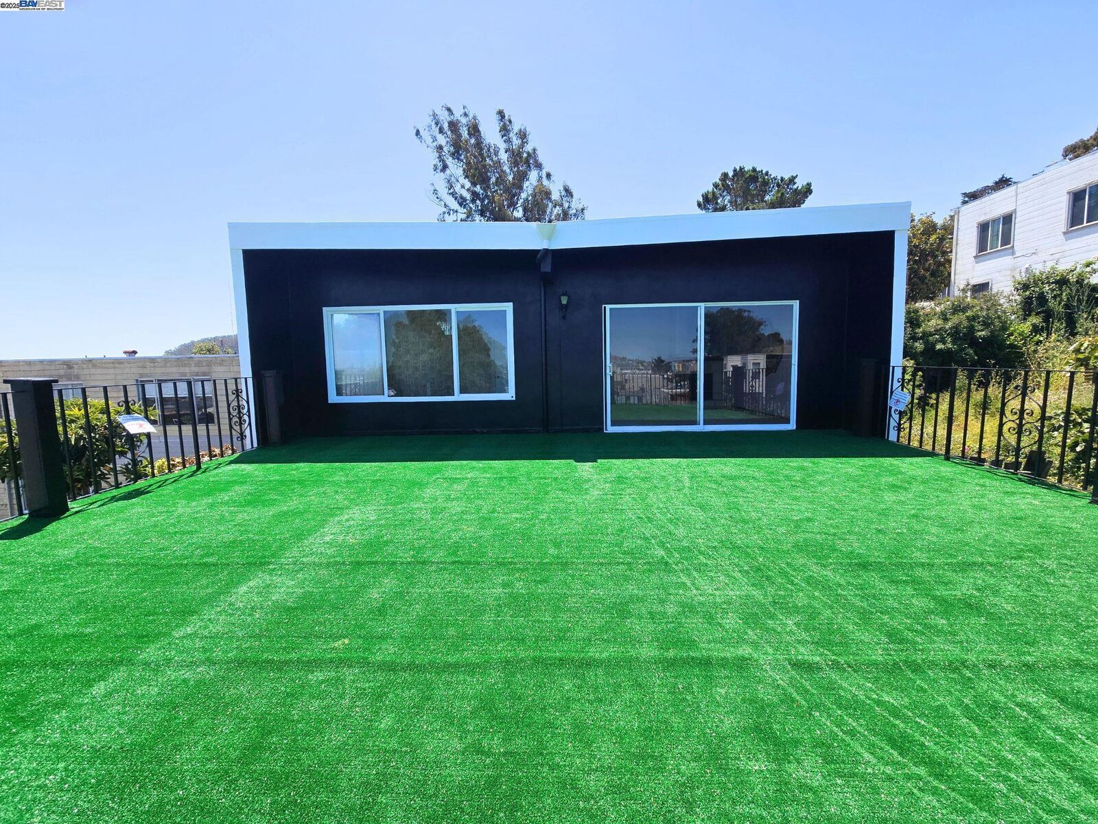 Property Photo: 250 Mansell Street CA 94134