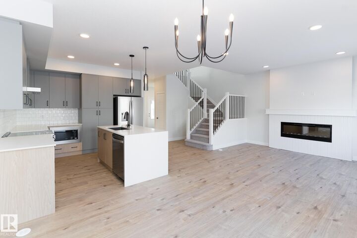 Photo de la propriété:  3038 Dixon Landing Landing SW  AB T6W 5L2 