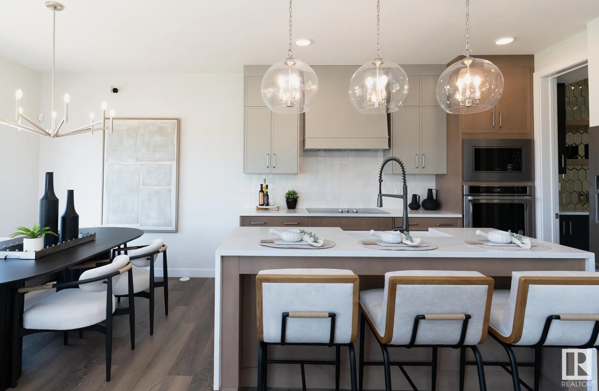 2504 158 Street SW  Edmonton AB T6W 5P6 photo