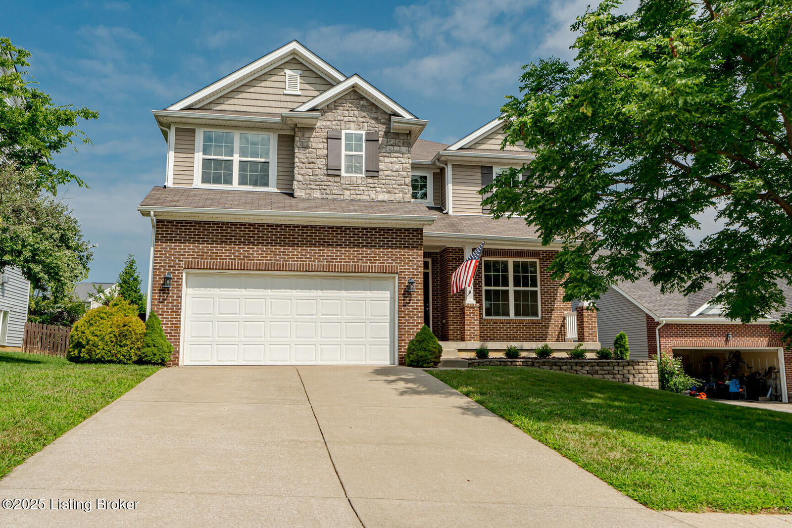 Property Photo: 6606 Rolling Pasture Way KY 40299