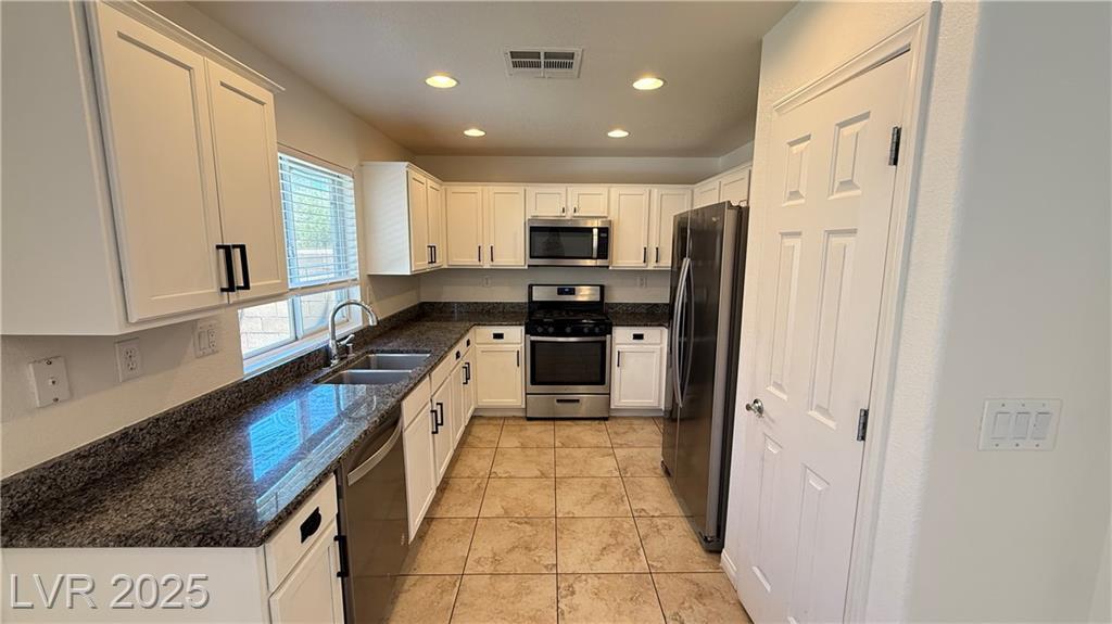 Property Photo: 7928 Alta Lima Valley Court NV 89178