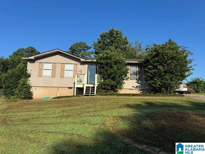 Property Photo: 6910 Heather Lane AL 35126