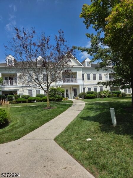 Property Photo:  1008 Brookfield Glen Dr 8  NJ 07823 