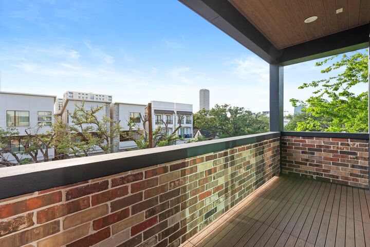 Property Photo:  2621 Greenbriar Drive  TX 77098 