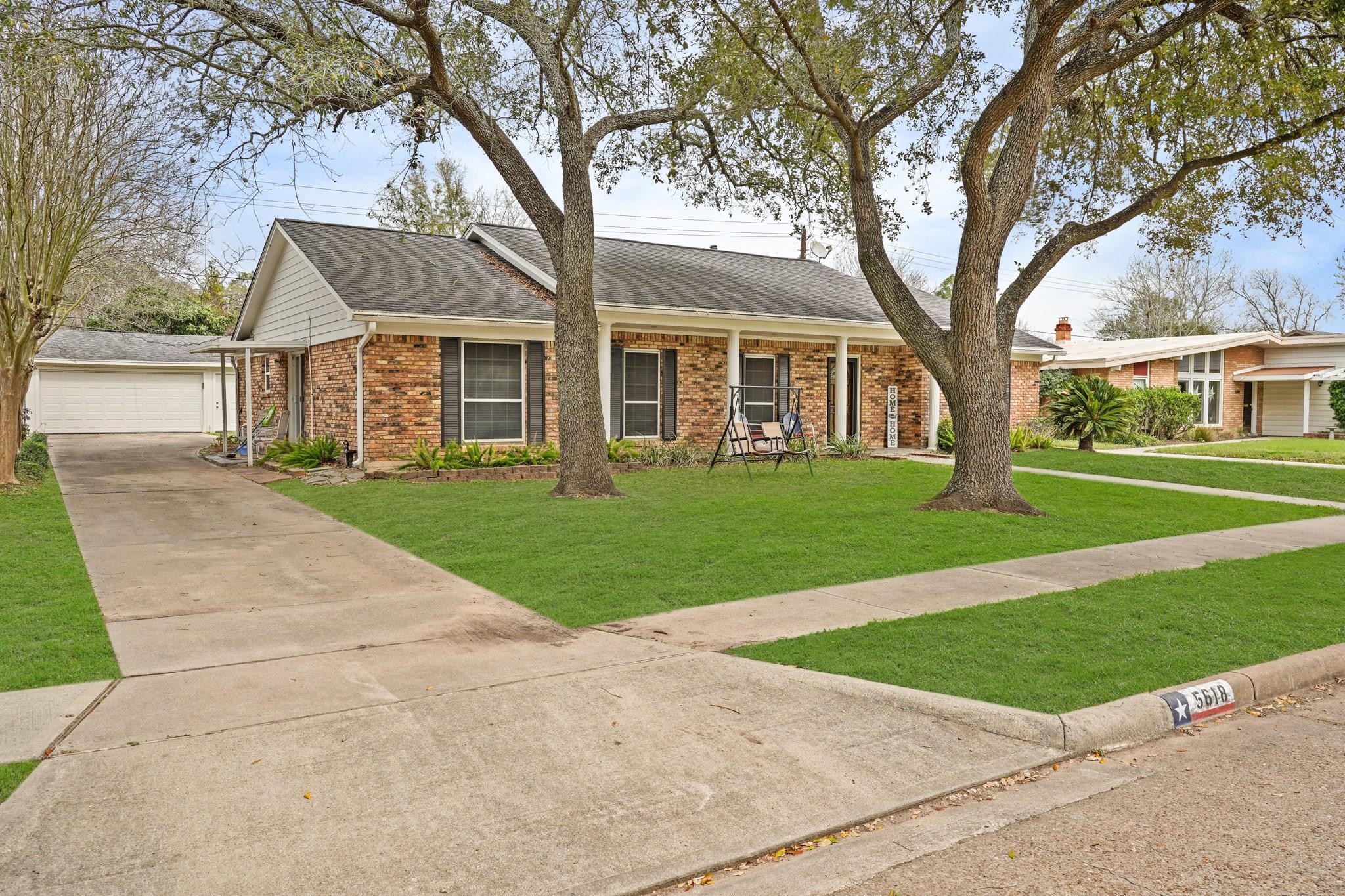 Property Photo:  5618 Bankside Drive  TX 77096 