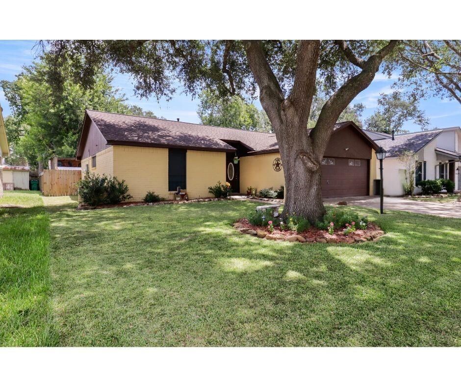 Property Photo: 34 Sarita Road TX 77515