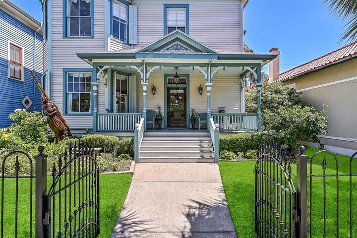 Property Photo: 1409 Sealy Street TX 77550
