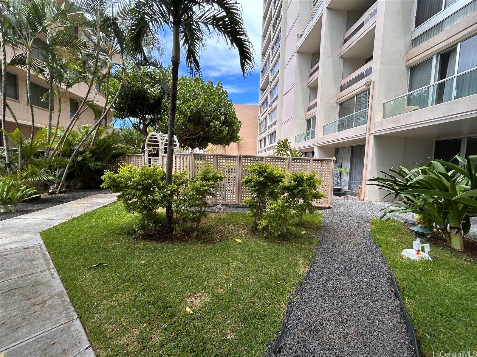 Property Photo:  555 University Avenue 301  HI 96826 