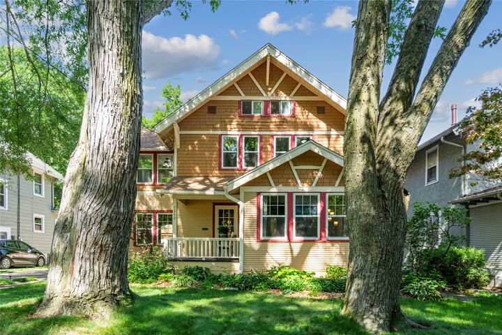 Property Photo:  1242 37th Street  IA 50311 
