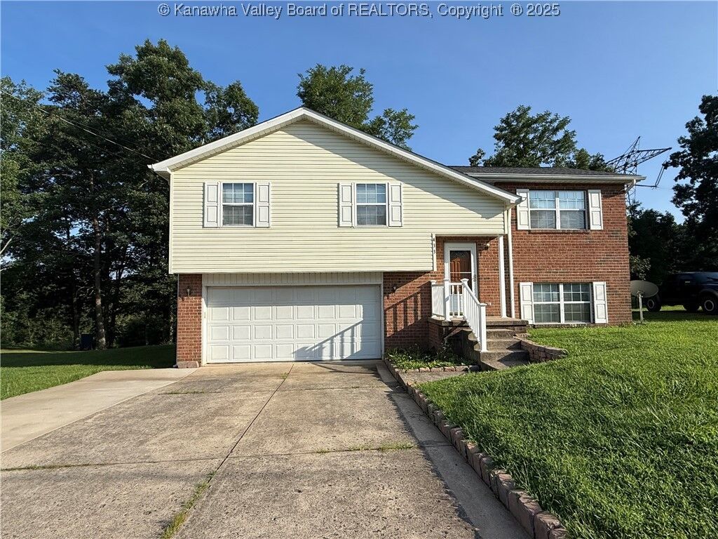 Property Photo: 433 Kingswood Drive WV 25510