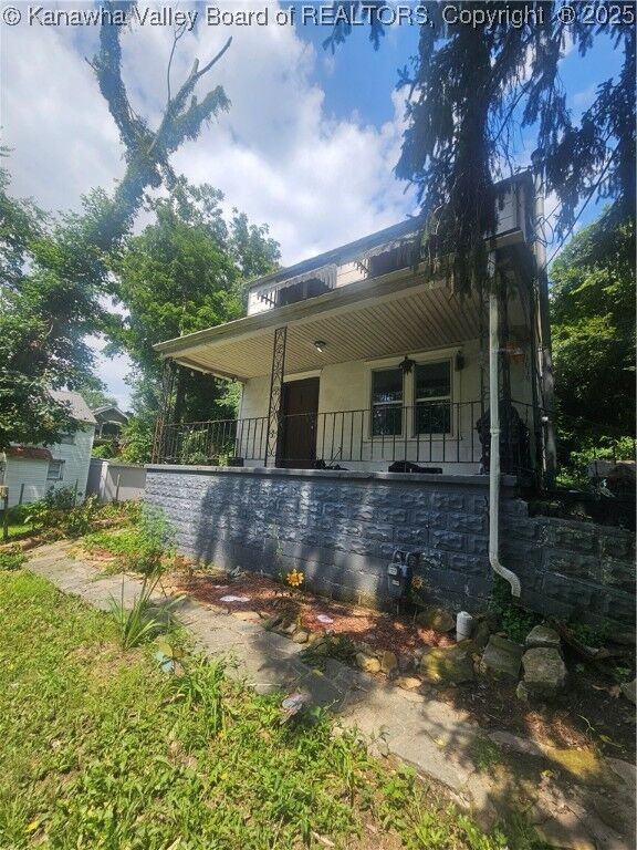 Property Photo: 1019 Stadium Place WV 25311