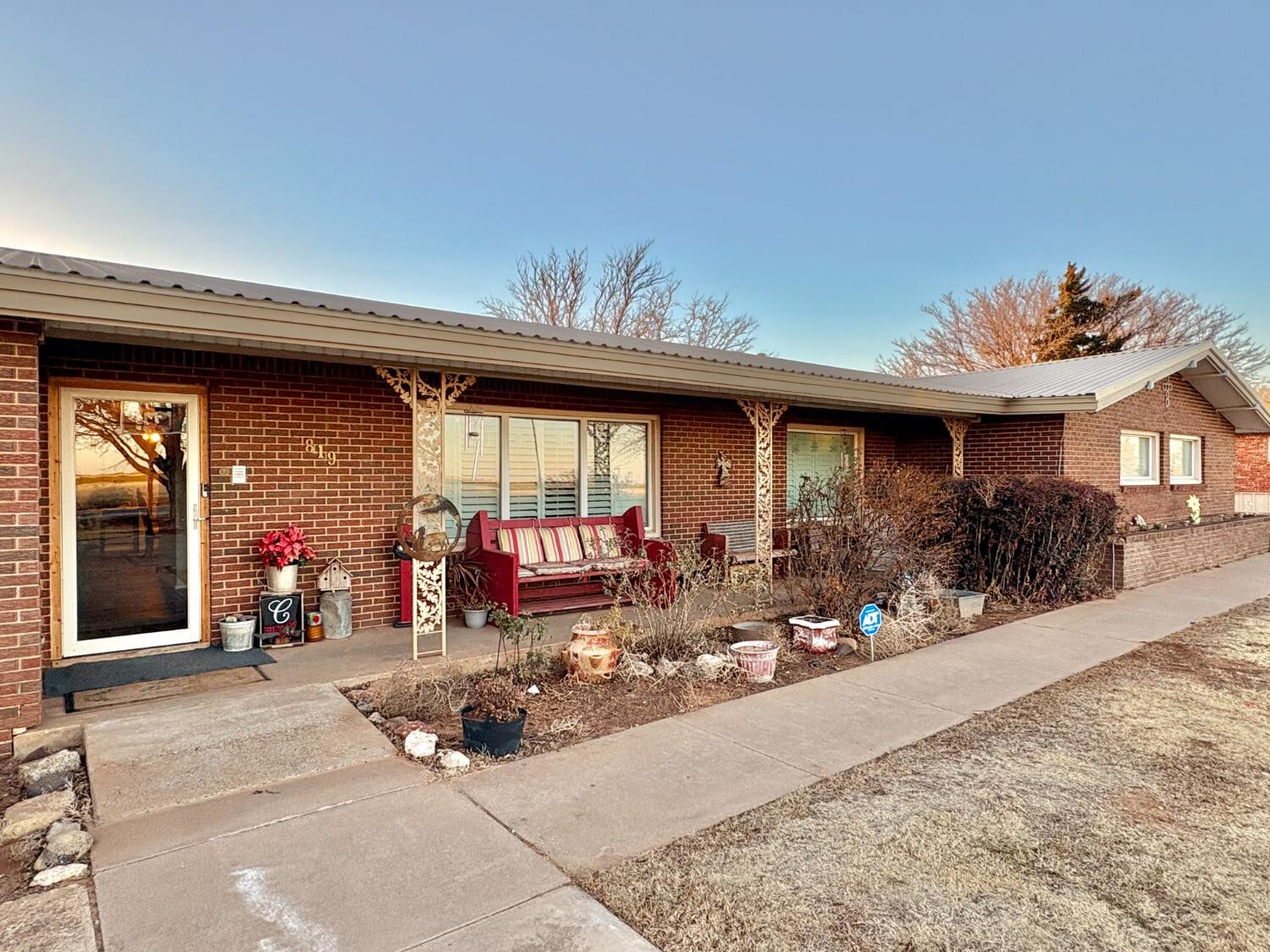 Property Photo: 819 N Amherst Road TX 79031