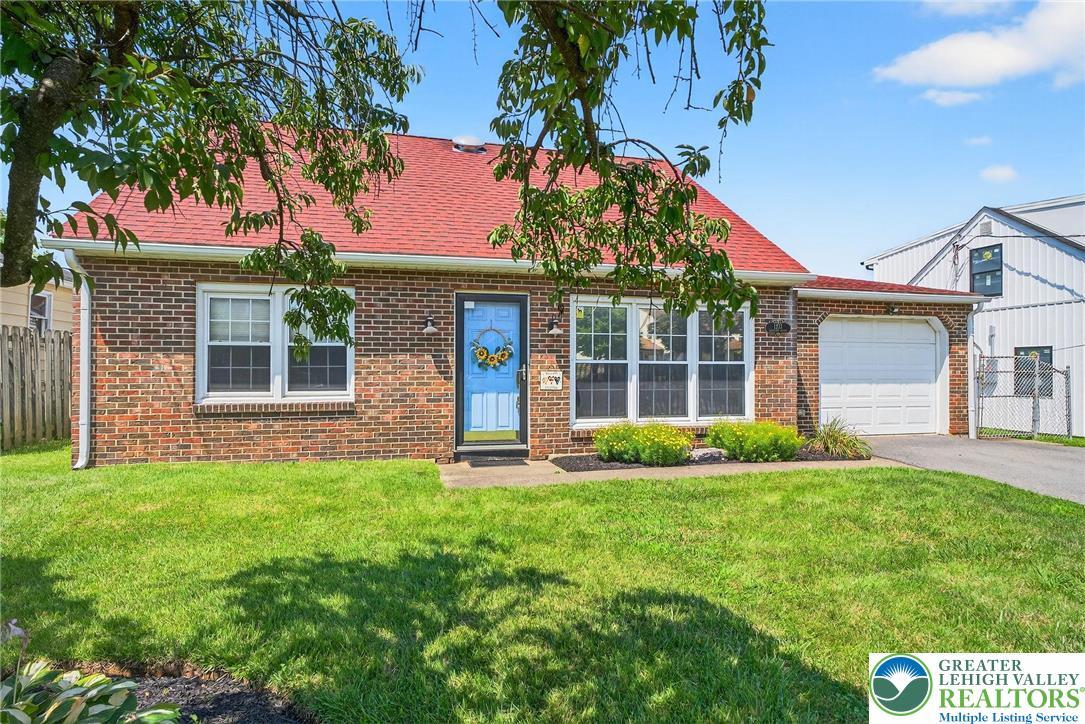 Property Photo:  1213 Whitehall Avenue  PA 18045 