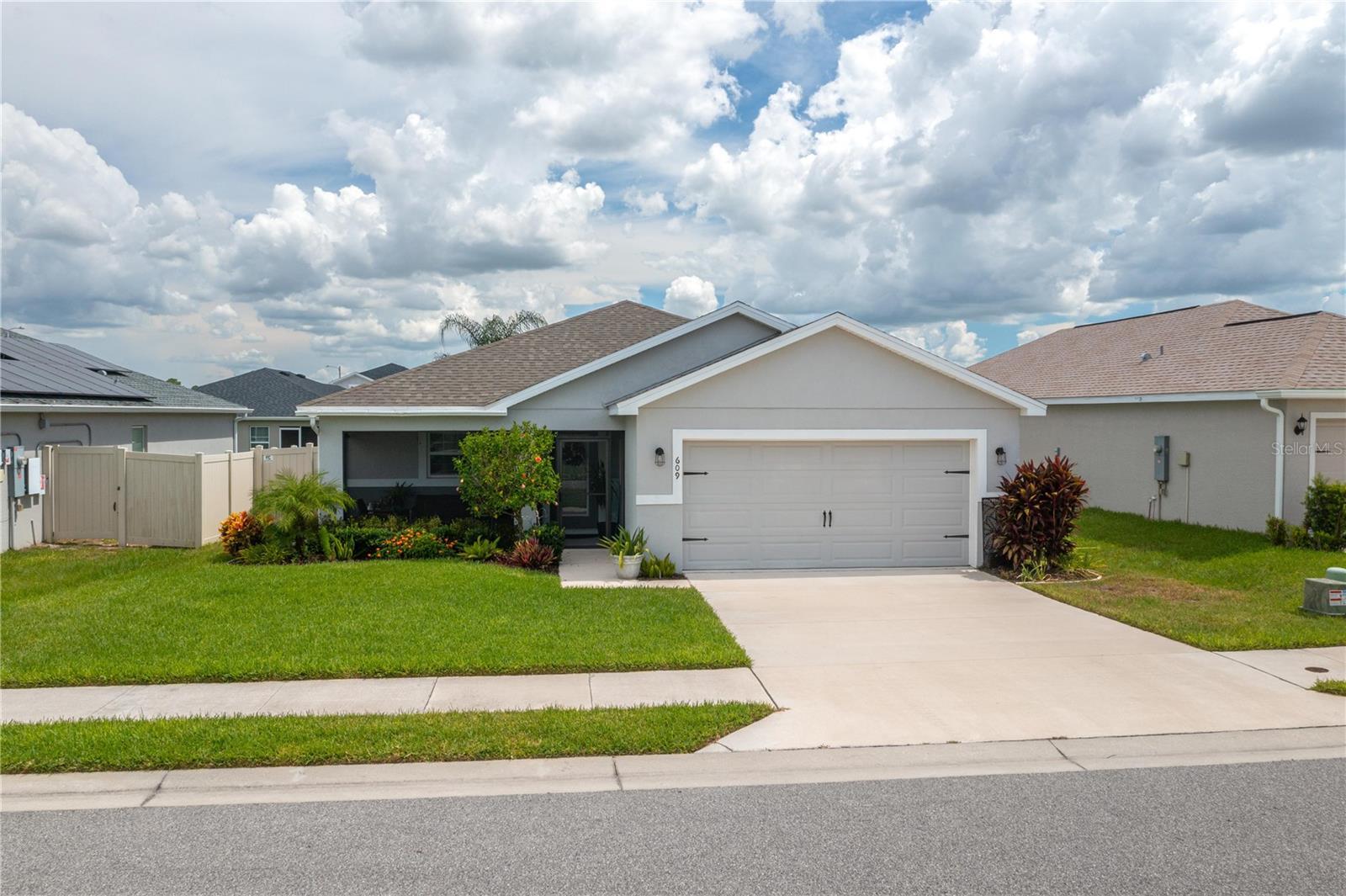Property Photo: 609 Vittorio Drive FL 33884