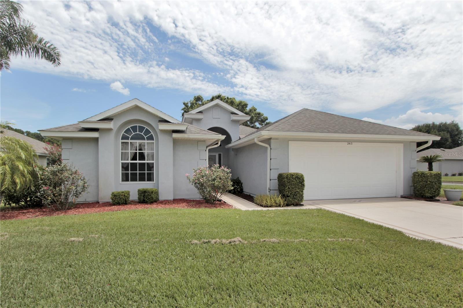 Property Photo: 2413 Baywater Road FL 32778