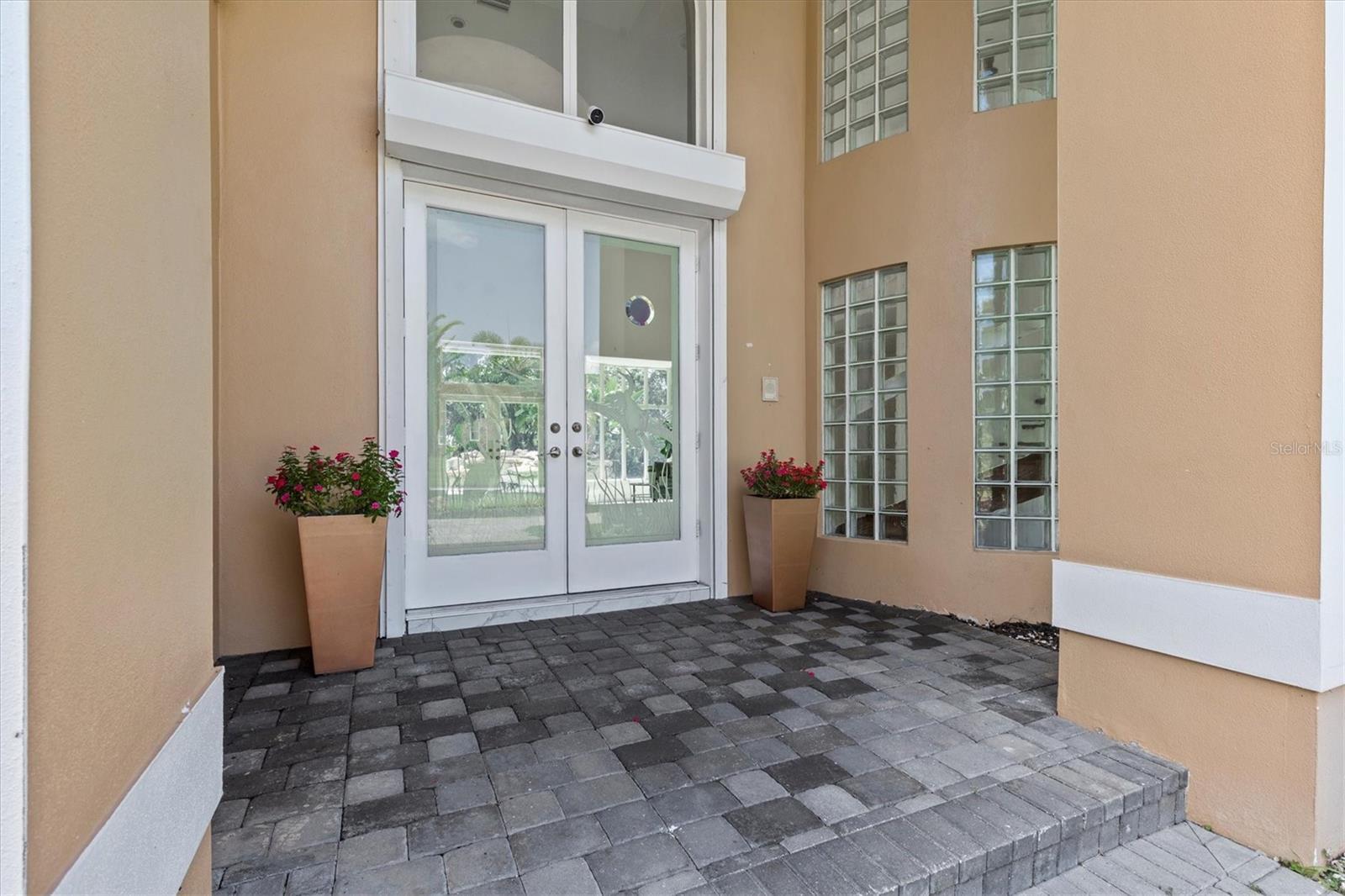 Property Photo: 1520 Jade Lane FL 34689