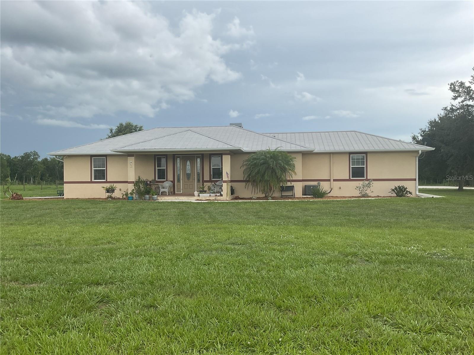 Property Photo: 7211 SW Grove Drive FL 34266