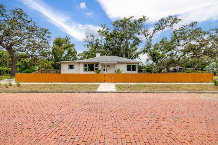 Property Photo: 260 46th Street N FL 33713