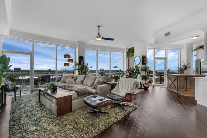 Property Photo:  322 E Central Boulevard 2101  FL 32801 